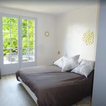 Villa De 5 Chambres A Touffreville Avec Piscine Privee Jardin Clos Et Wifi * Touffreville (Eure)
