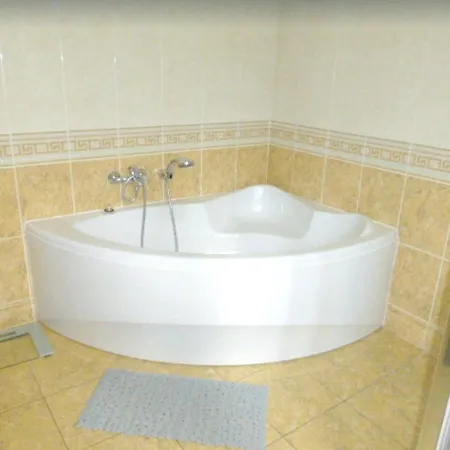 Villa De 5 Chambres A Touffreville Avec Piscine Privee Jardin Clos Et Wifi